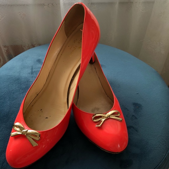 Kate Spade Patent Bow Pumps - Picture 2 of 4